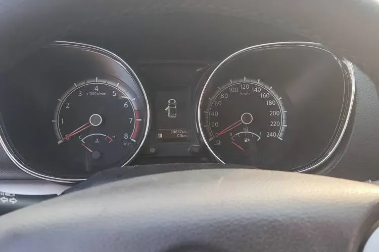 2015 Venucia T70 2.0L 144HP L4 CVT,autocango,china used car exporter,china ev exporter,chinese used car exporter,chinese used ev exporter