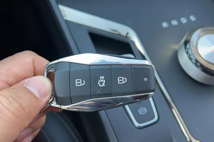 2023 Sehol X8 Plus 1.5T 184HP L4 7DCT,autocango,china used car exporter,china ev exporter,chinese used car exporter,chinese used ev exporter