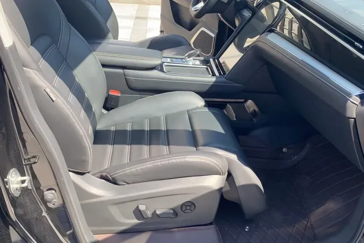 2021 Venucia Star 1.5T 190HP L4 7DCT,autocango,china used car exporter,china ev exporter,chinese used car exporter,chinese used ev exporter