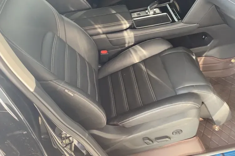 2021 Venucia Star 1.5T 190HP L4 7DCT,autocango,china used car exporter,china ev exporter,chinese used car exporter,chinese used ev exporter