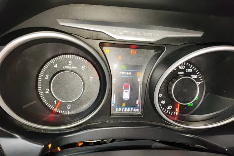 2017 Leopaard CS10 2.0T 177HP L4 6DCT,autocango,china used car exporter,china ev exporter,chinese used car exporter,chinese used ev exporter