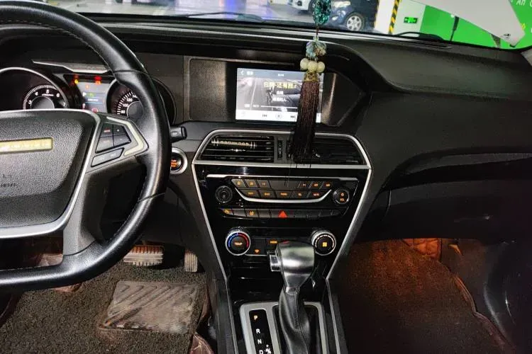 2017 Leopaard CS10 2.0T 177HP L4 6DCT,autocango,china used car exporter,china ev exporter,chinese used car exporter,chinese used ev exporter