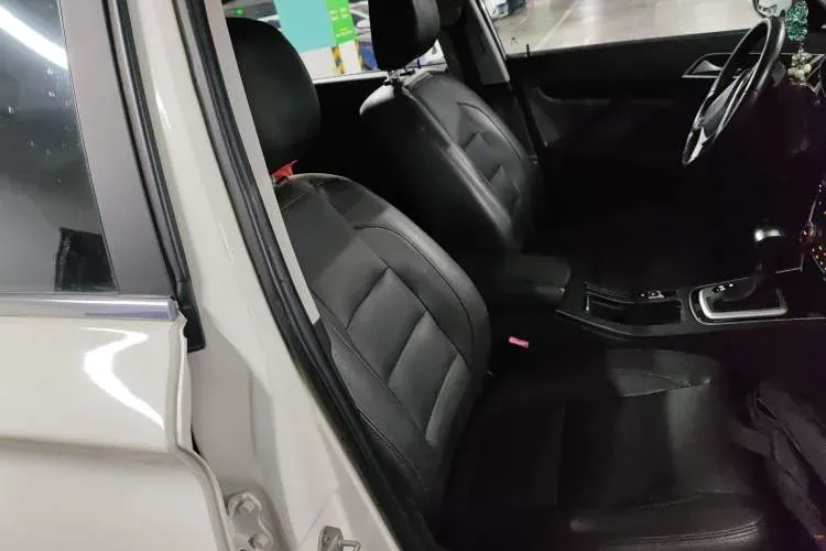 2017 Leopaard CS10 2.0T 177HP L4 6DCT,autocango,china used car exporter,china ev exporter,chinese used car exporter,chinese used ev exporter