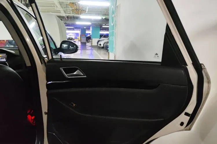 2017 Leopaard CS10 2.0T 177HP L4 6DCT,autocango,china used car exporter,china ev exporter,chinese used car exporter,chinese used ev exporter