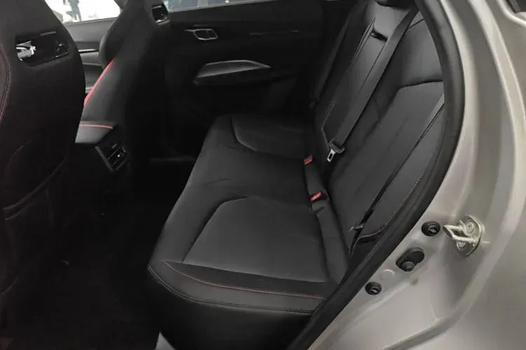 2022 ChangAn Oshan Z6 1.5T 188HP L4 7DCT,autocango,china used car exporter,china ev exporter,chinese used car exporter,chinese used ev exporter