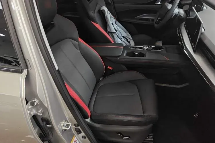 2022 ChangAn Oshan Z6 1.5T 188HP L4 7DCT,autocango,china used car exporter,china ev exporter,chinese used car exporter,chinese used ev exporter