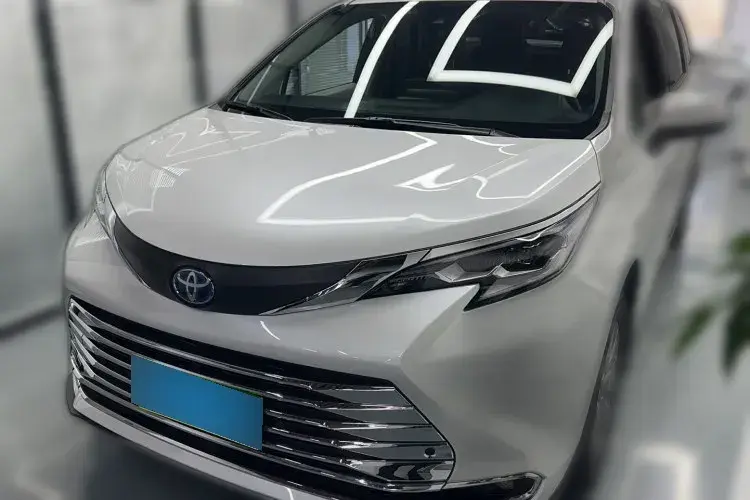 2021 Toyota Sienna 2.5L 192HP L4 E-CVT Hybrid