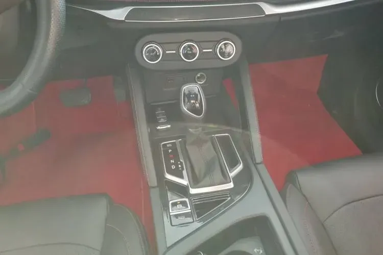 2021 DongFeng Fengon Fengon 500 1.5L 116HP L4 CVT,autocango,china used car exporter,china ev exporter,chinese used car exporter,chinese used ev exporter