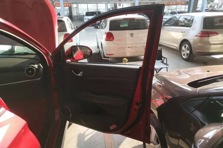 2021 DongFeng Fengon Fengon 500 1.5L 116HP L4 CVT,autocango,china used car exporter,china ev exporter,chinese used car exporter,chinese used ev exporter