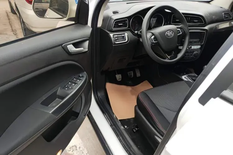 2017 FAW Jumpal D60 1.5L 113HP L4 5MT,autocango,china used car exporter,china ev exporter,chinese used car exporter,chinese used ev exporter