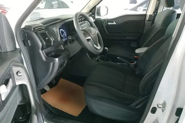 2019 ChangAn Oshan X70A 1.5L 107HP L4 5MT,autocango,china used car exporter,china ev exporter,chinese used car exporter,chinese used ev exporter