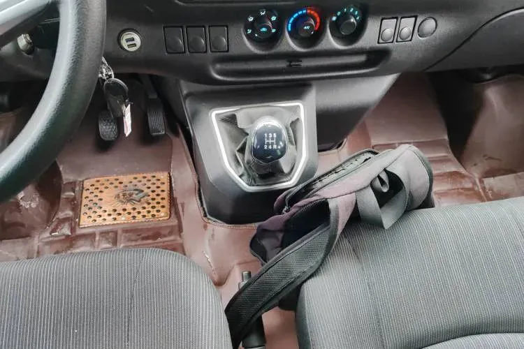 2021 JMC TeShun 2.8T 122HP L4 5MT,autocango,china used car exporter,china ev exporter,chinese used car exporter,chinese used ev exporter