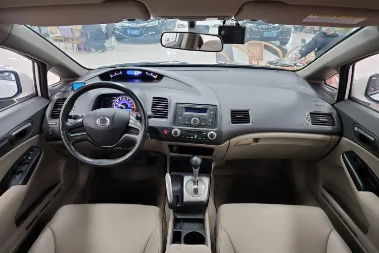 2015 Ciimo Ciimo 1.8L 140HP L4 5AT,autocango,china used car exporter,china ev exporter,chinese used car exporter,chinese used ev exporter