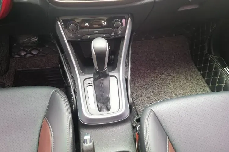 2017 Suzuki SX4 S-Cross 1.6L 122HP L4 CVT,autocango,china used car exporter,china ev exporter,chinese used car exporter,chinese used ev exporter