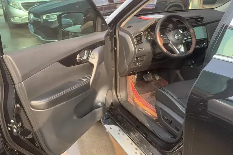2019 Nissan X-Trail 2.0L 154HP L4 CVT,autocango,china used car exporter,china ev exporter,chinese used car exporter,chinese used ev exporter