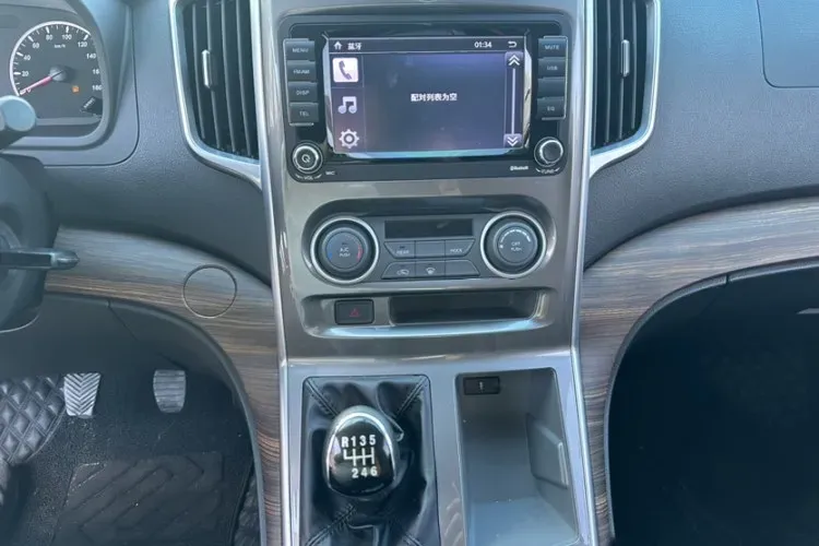 2021 DongFeng Forthing LingZhi Plus 2.0L 133HP L4 6MT,autocango,china used car exporter,china ev exporter,chinese used car exporter,chinese used ev exporter