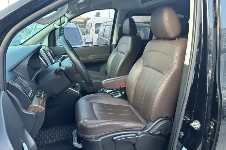 2021 DongFeng Forthing LingZhi Plus 2.0L 133HP L4 6MT,autocango,china used car exporter,china ev exporter,chinese used car exporter,chinese used ev exporter