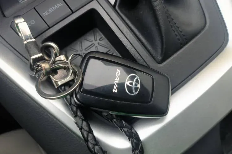 2021 Toyota RAV4 2.0L 171HP L4 CVT,autocango,china used car exporter,china ev exporter,chinese used car exporter,chinese used ev exporter