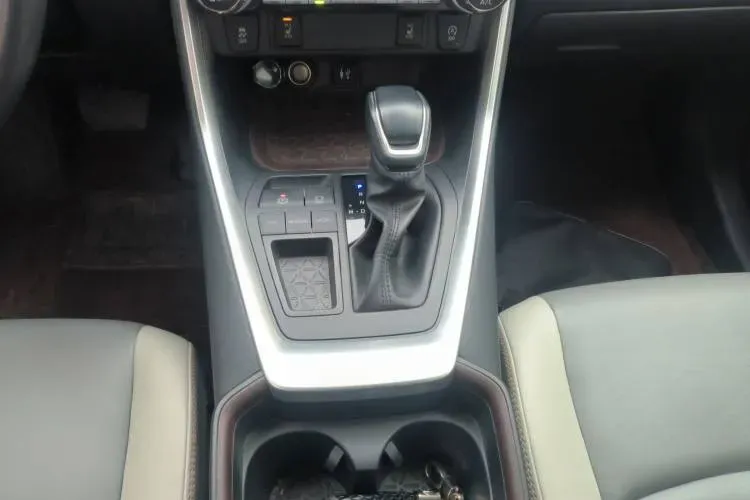 2021 Toyota RAV4 2.0L 171HP L4 CVT,autocango,china used car exporter,china ev exporter,chinese used car exporter,chinese used ev exporter