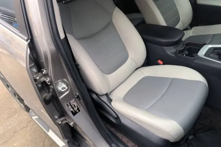 2021 Toyota RAV4 2.0L 171HP L4 CVT,autocango,china used car exporter,china ev exporter,chinese used car exporter,chinese used ev exporter