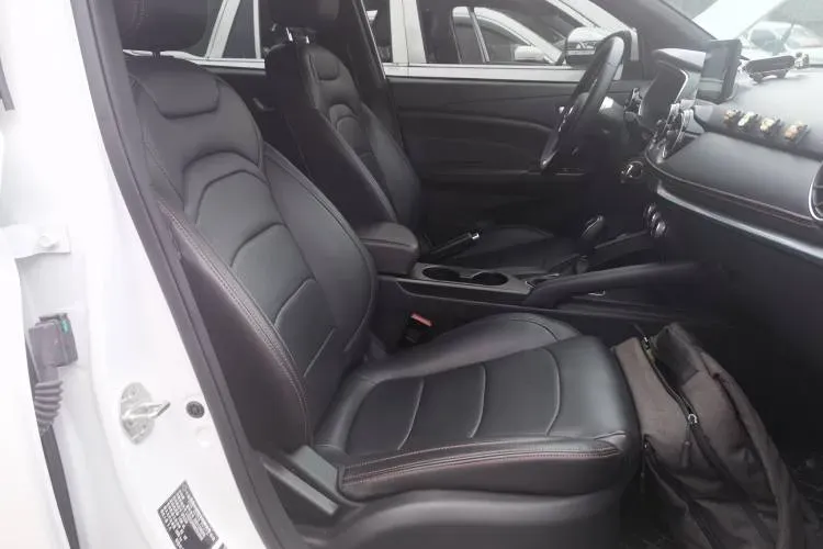 2022 DongFeng Fengon Fengon 500 1.5L 116HP L4 CVT,autocango,china used car exporter,china ev exporter,chinese used car exporter,chinese used ev exporter