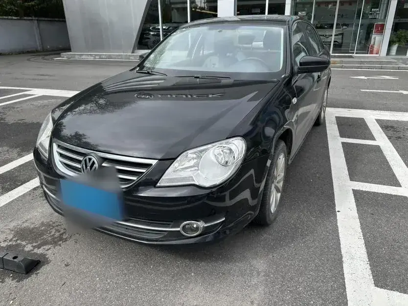 2012 Volkswagen Bora 1.6L 105HP L4 5MT