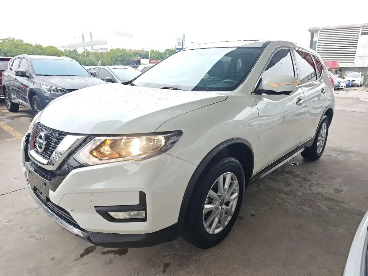 2017 Nissan X-Trail 2.0L 150HP L4 CVT
