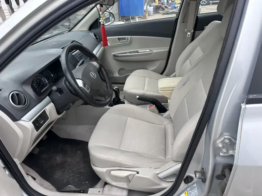 2012 ChangAn Alsvin V5 1.5L 114HP L4 5MT,autocango,china used car exporter,china ev exporter,chinese used car exporter,chinese used ev exporter