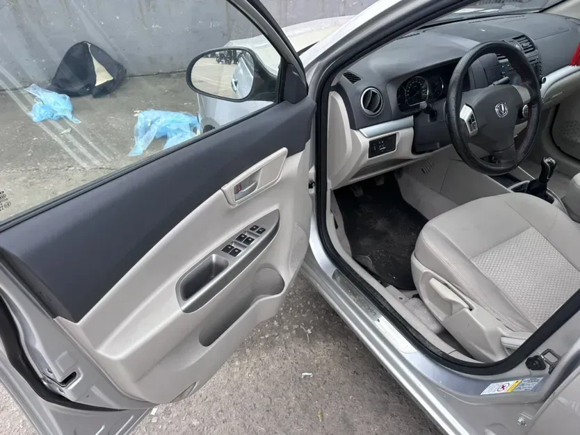 2012 ChangAn Alsvin V5 1.5L 114HP L4 5MT,autocango,china used car exporter,china ev exporter,chinese used car exporter,chinese used ev exporter