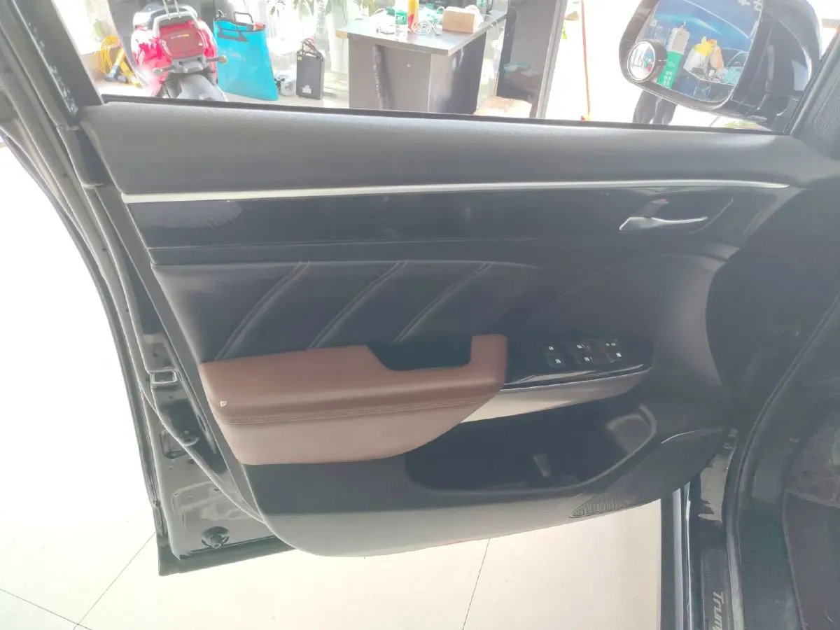 2017 GAC Trumpchi GS7 2.0T 201HP L4 6AT,autocango,china used car exporter,china ev exporter,chinese used car exporter,chinese used ev exporter