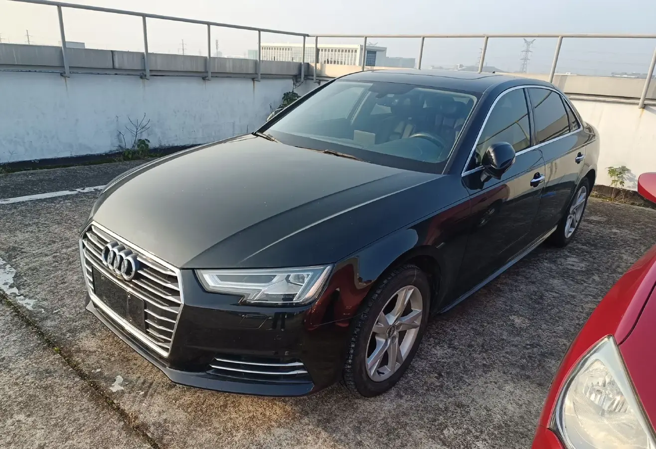 2018 Audi A4L 2.0T 190HP L4 7DCT