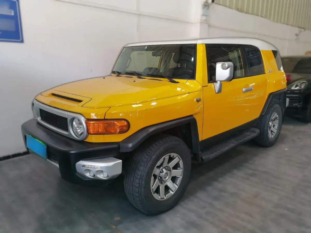 2013 Toyota FJ Cruiser 4.0L 272HP V6 5AT