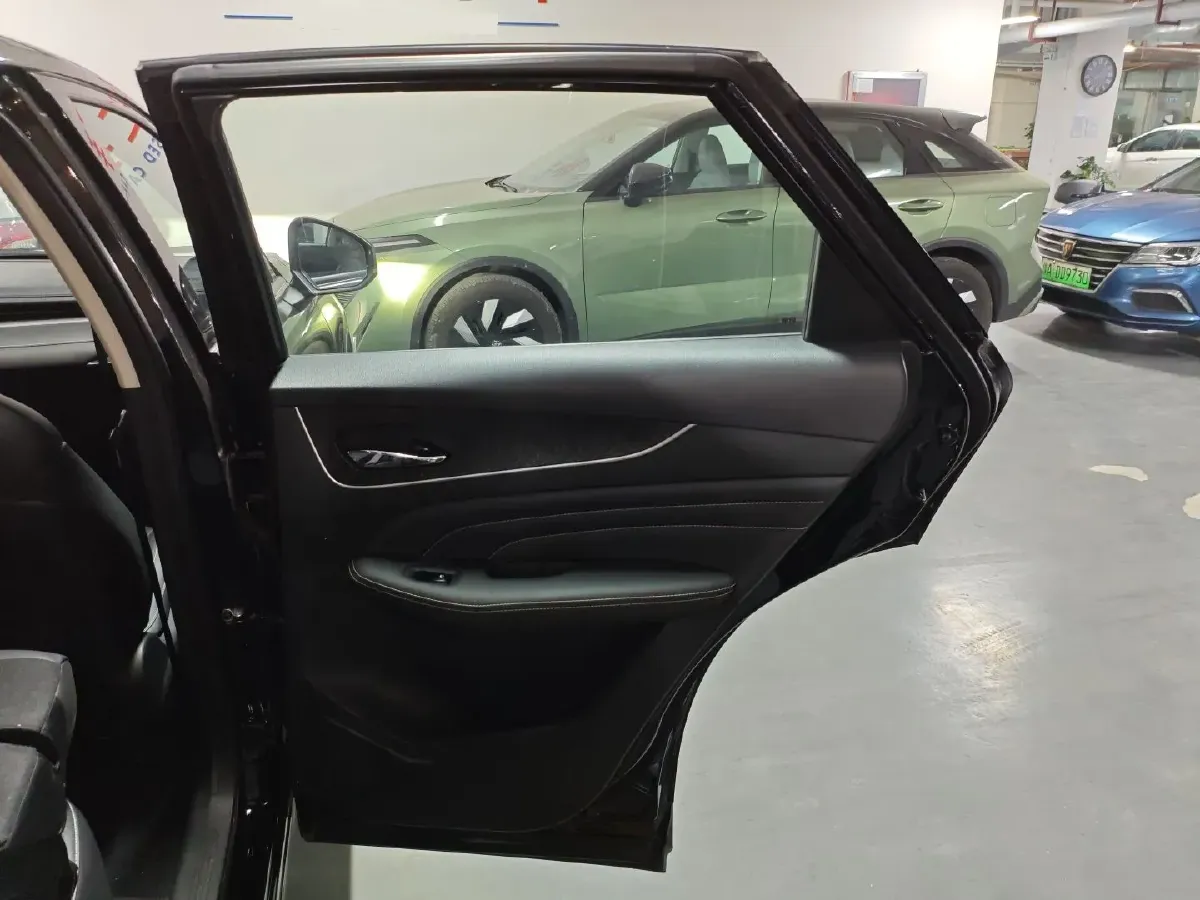 2023 Venucia Grand V DD-i 1.5T 163HP L4 E-CVT PHEV 18.4KWH,autocango,china used car exporter,china ev exporter,chinese used car exporter,chinese used ev exporter