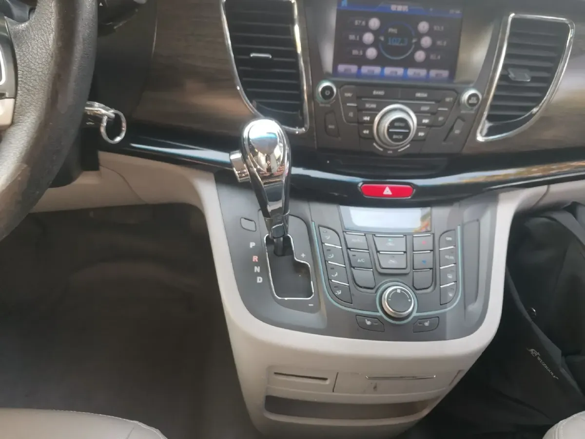 2013 JAC Refine M5 2.0T 177HP L4 5AT,autocango,china used car exporter,china ev exporter,chinese used car exporter,chinese used ev exporter