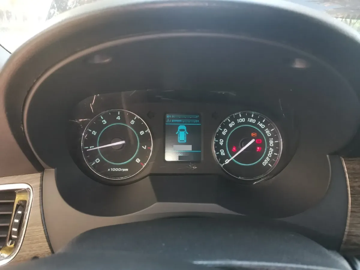 2013 JAC Refine M5 2.0T 177HP L4 5AT,autocango,china used car exporter,china ev exporter,chinese used car exporter,chinese used ev exporter