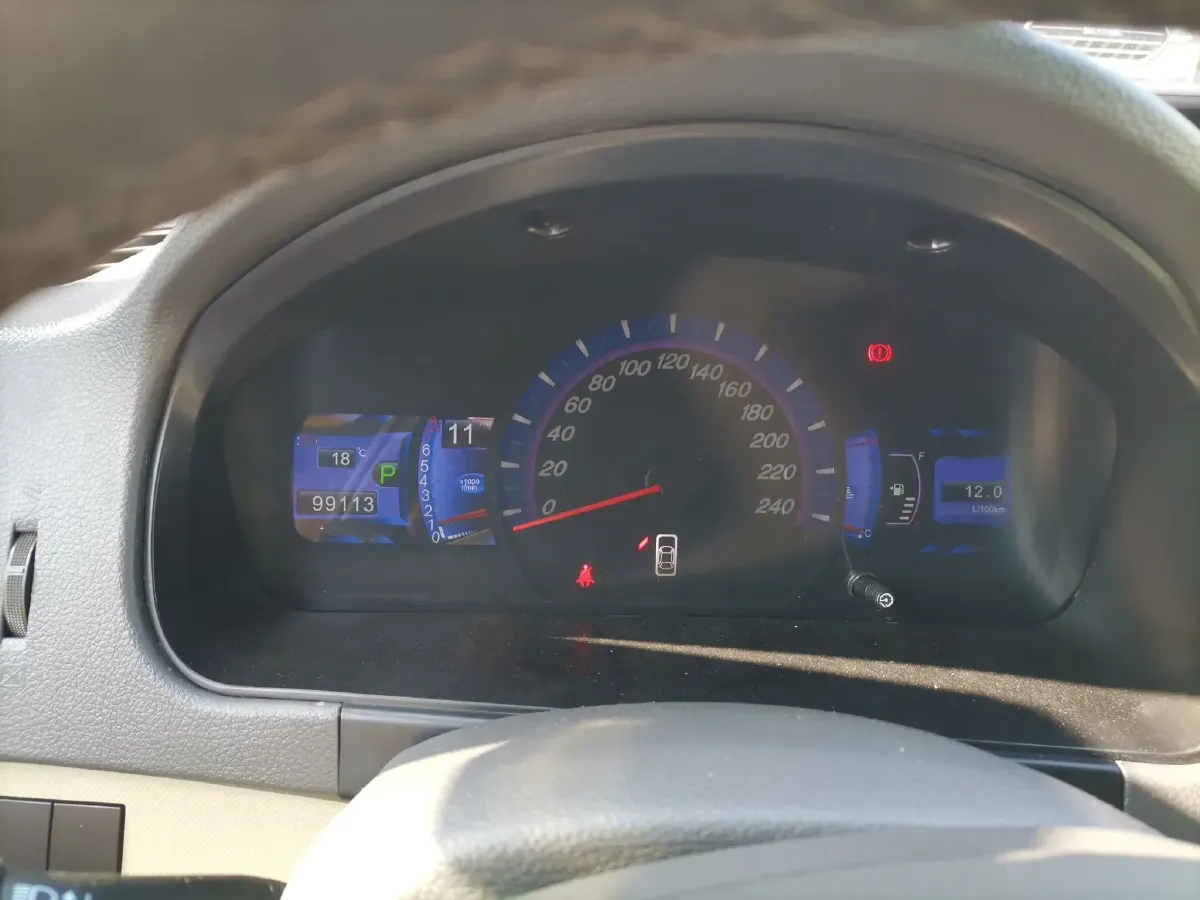 2013 BYD M6 2.4L 160HP L4 4AT,autocango,china used car exporter,china ev exporter,chinese used car exporter,chinese used ev exporter