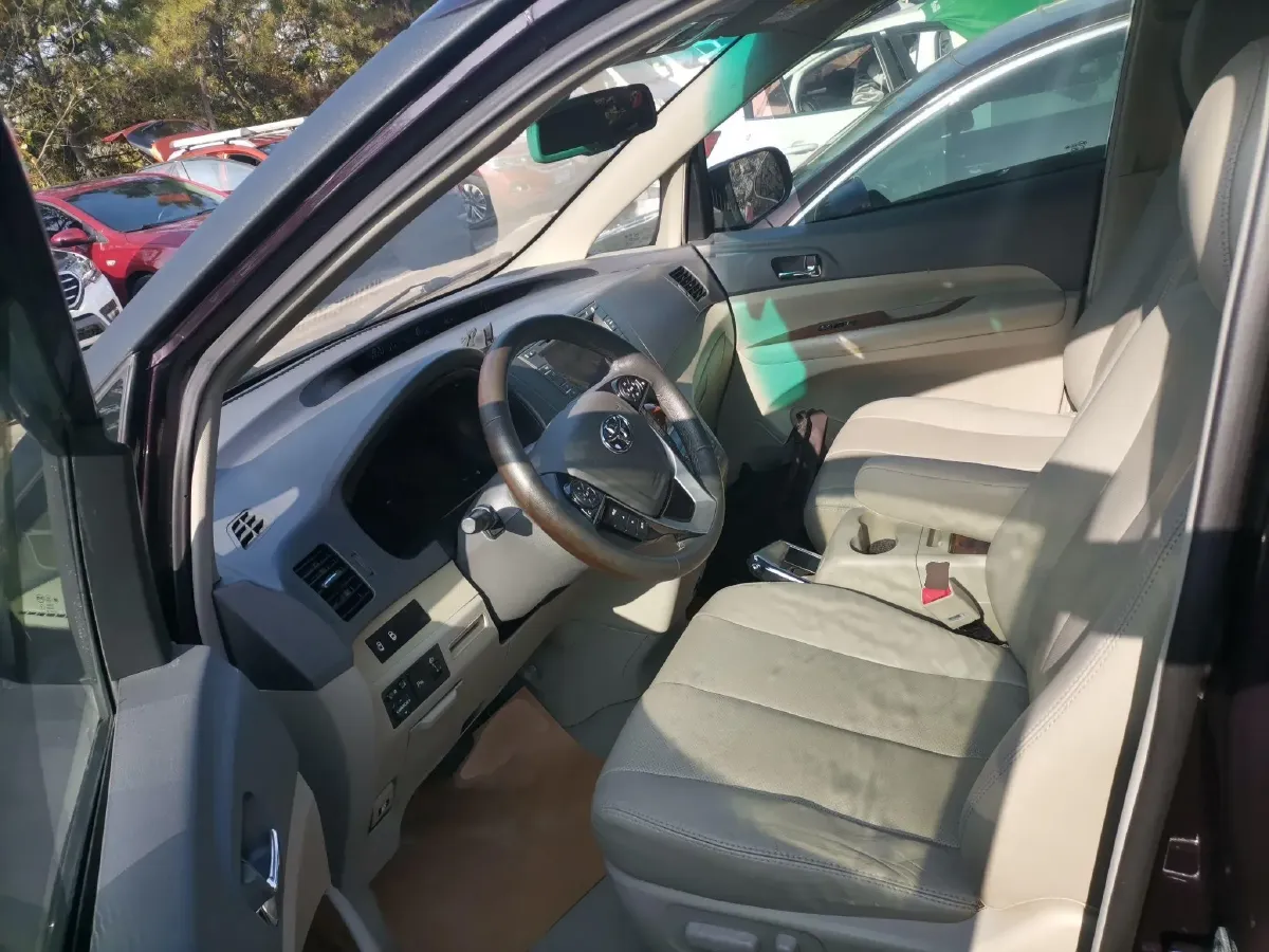 2013 BYD M6 2.4L 160HP L4 4AT,autocango,china used car exporter,china ev exporter,chinese used car exporter,chinese used ev exporter