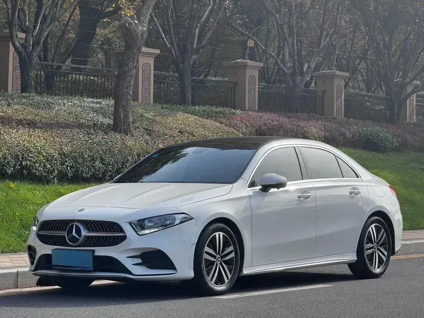 2019 Mercedes-Benz A Class 1.3T 136HP L4 7DCT