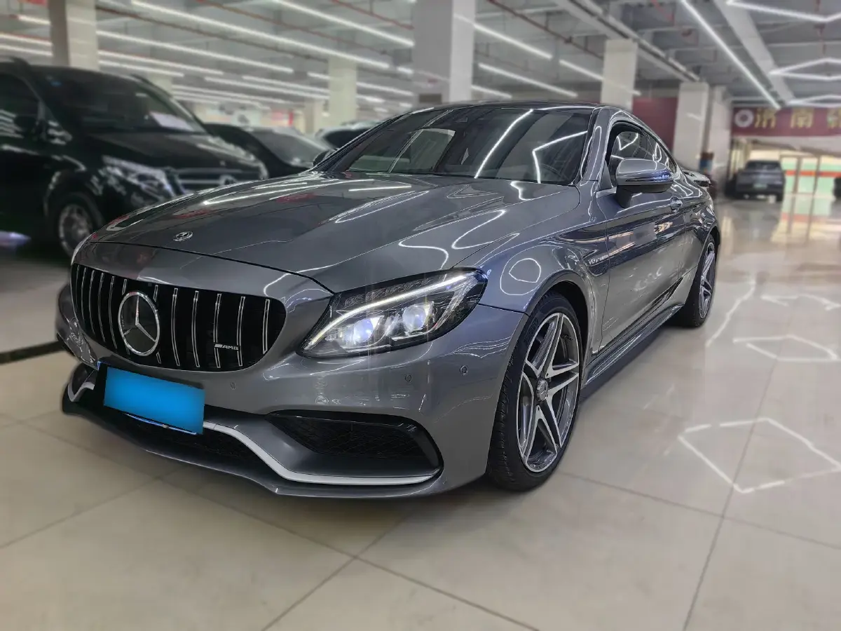 2016 Mercedes-Benz C AMG 4.0T 476HP V8 7AT