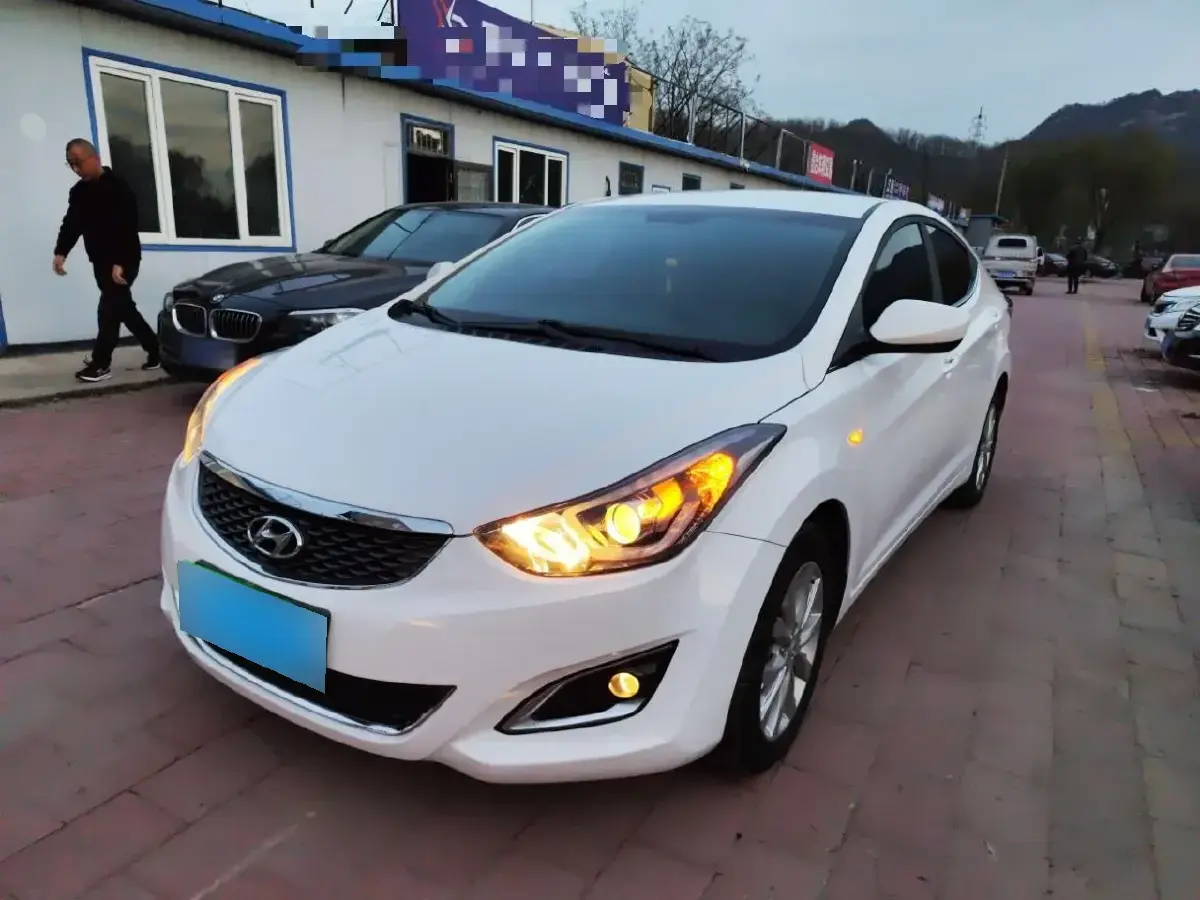 2016 Hyundai Elantra 1.6L 128HP L4 6AT