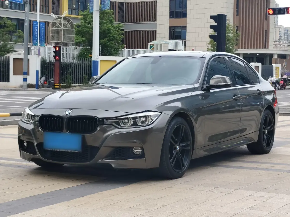 2018 BMW 3 Series 2.0T 184HP L4 8AT