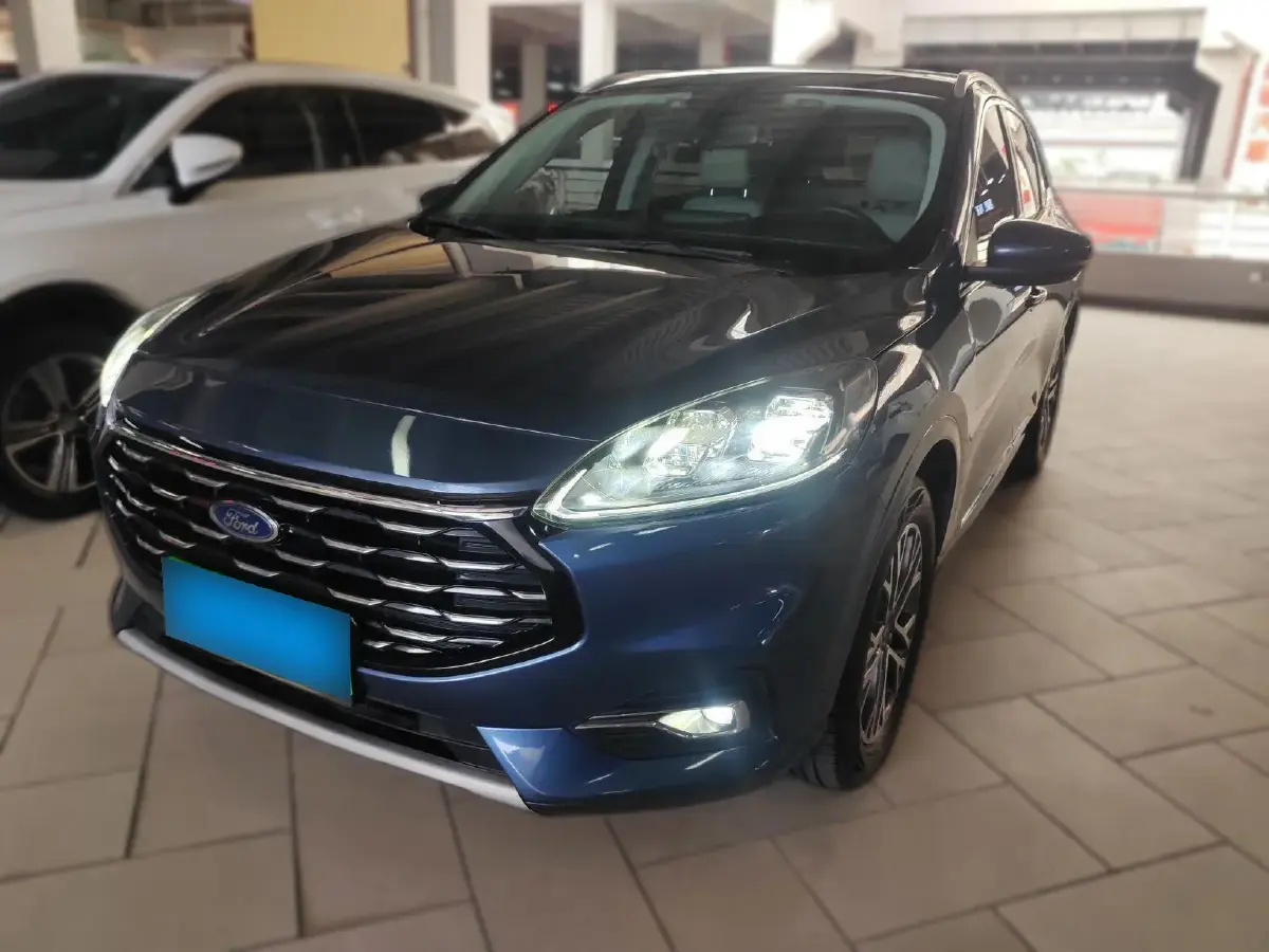 2020 Ford Escape 2.0T 248HP L4 8AT