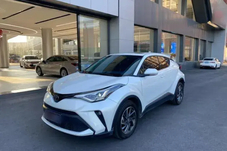2022 Toyota C-HR 2.0L 171HP L4 CVT