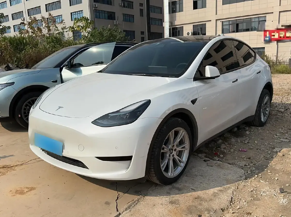 2022 Tesla Model Y BEV 60KWH