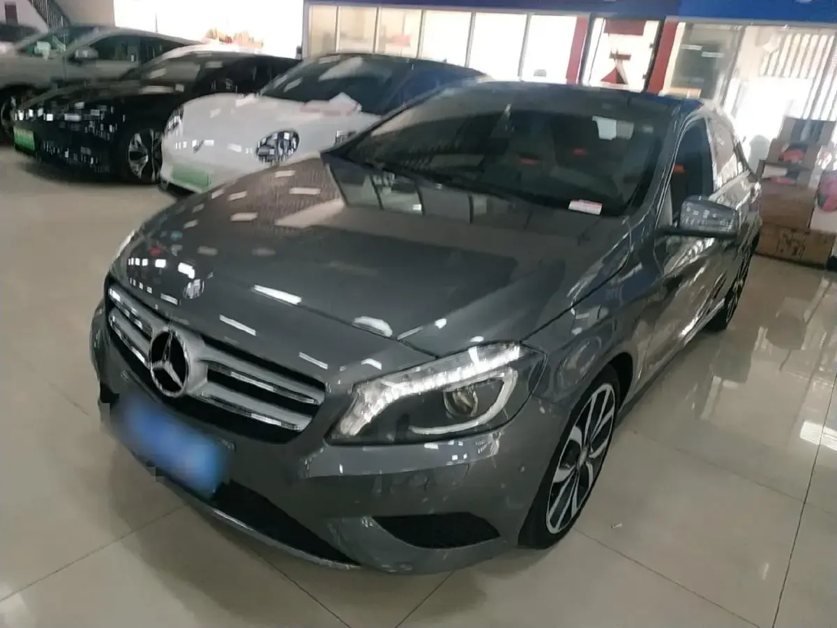 2015 Mercedes-Benz A Class 1.6T 156HP L4 7DCT