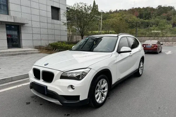 2013 BMW X1 2.0L 150HP L4 6AT
