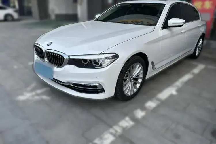 2019 BMW 5 Series 2.0T 184HP L4 8AT