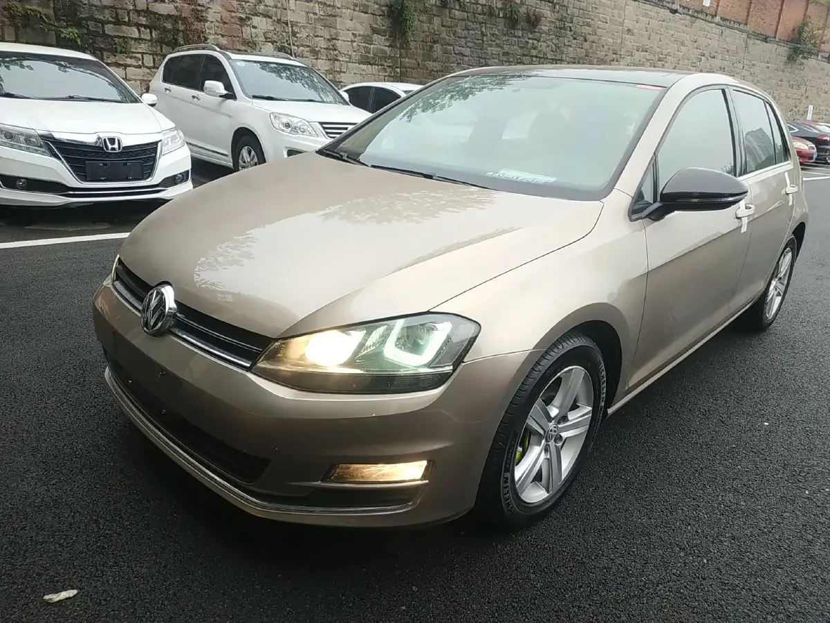 2015 Volkswagen Golf 1.4T 131HP L4 5MT