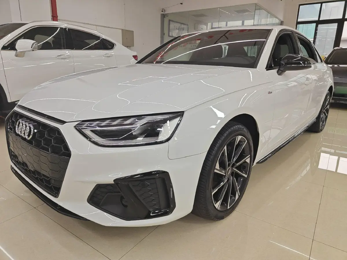 2023 Audi A4L 2.0T 190HP L4 7DCT
