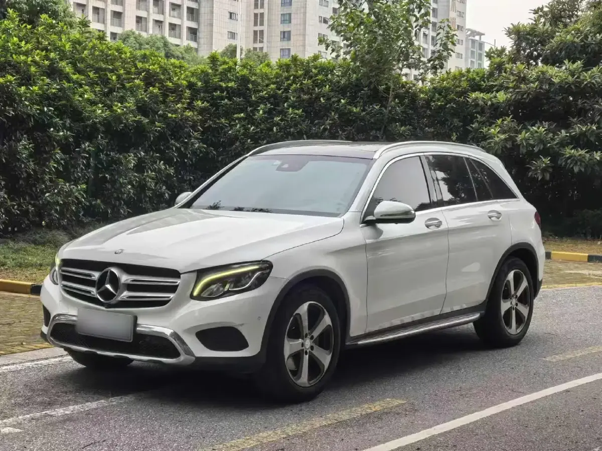 2016 Mercedes-Benz GLC Class 2.0T 211HP L4 9AT 2016 Mercedes-Benz GLC Class 2.0T 211HP L4 9AT